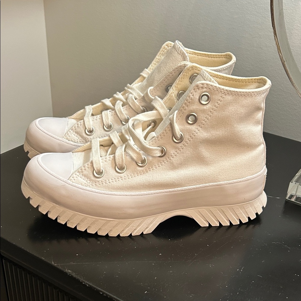 Converse Women's All Star White Platform Sneakers Lugged Sole Chuck Taylor - Picture 2 of 9